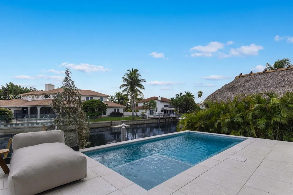 252 SW 14th Pl Boca Raton, FL 33432