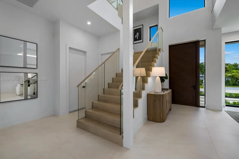 252 SW 14th Pl Boca Raton, FL 33432