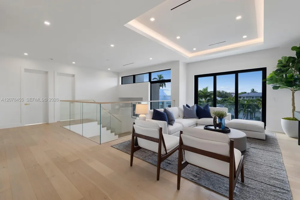 252 SW 14th Pl Boca Raton, FL 33432