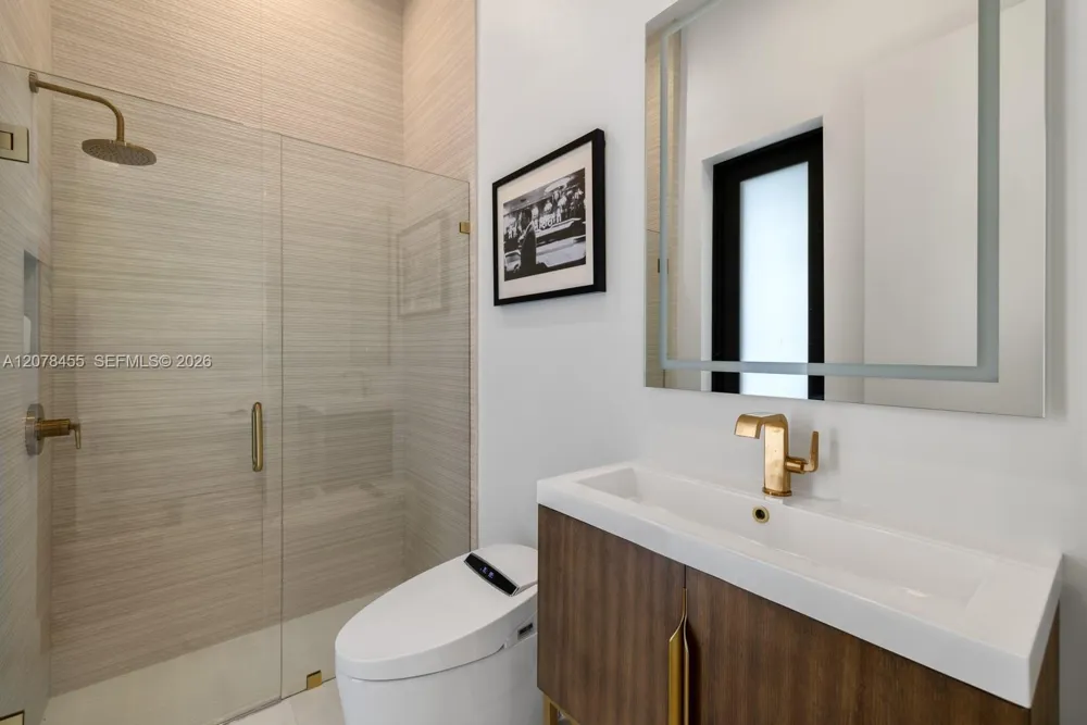 252 SW 14th Pl Boca Raton, FL 33432