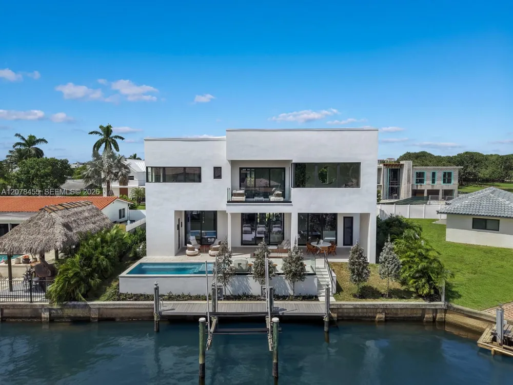 252 SW 14th Pl Boca Raton, FL 33432