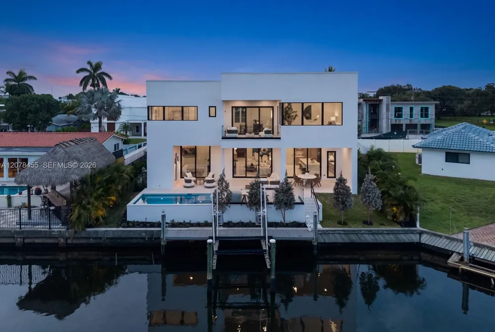 252 SW 14th Pl Boca Raton, FL 33432