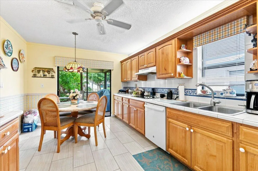 9843 NW 75TH COURT NW Tamarac, FL 33321