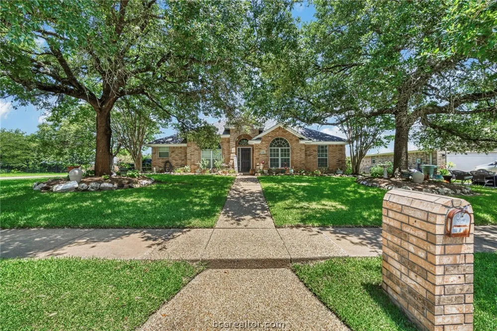 2301 Kuykendall Circle Bryan, TX 77808
