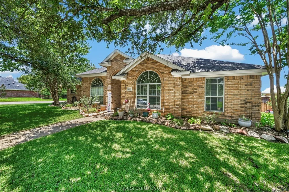 2301 Kuykendall Circle Bryan, TX 77808