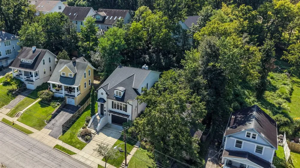 3527 Kroger Avenue Cincinnati, OH 45226