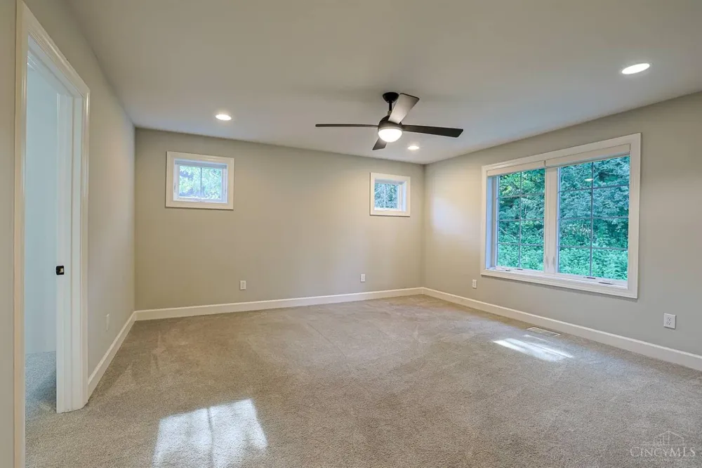 3527 Kroger Avenue Cincinnati, OH 45226