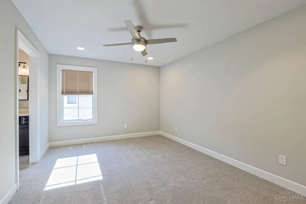 3527 Kroger Avenue Cincinnati, OH 45226