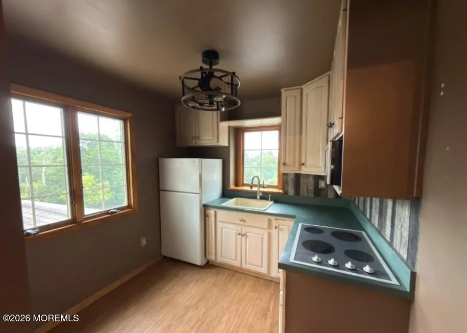 24 Beardslee Road Millstone, NJ 08844