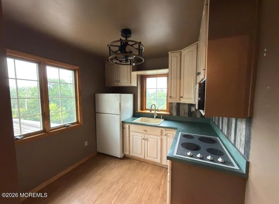 24 Beardslee Road Millstone, NJ 08844