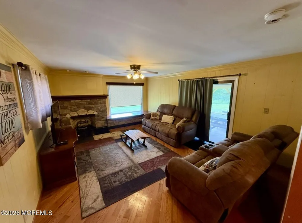 24 Beardslee Road Millstone, NJ 08844