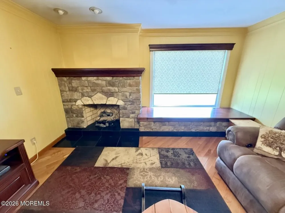 24 Beardslee Road Millstone, NJ 08844