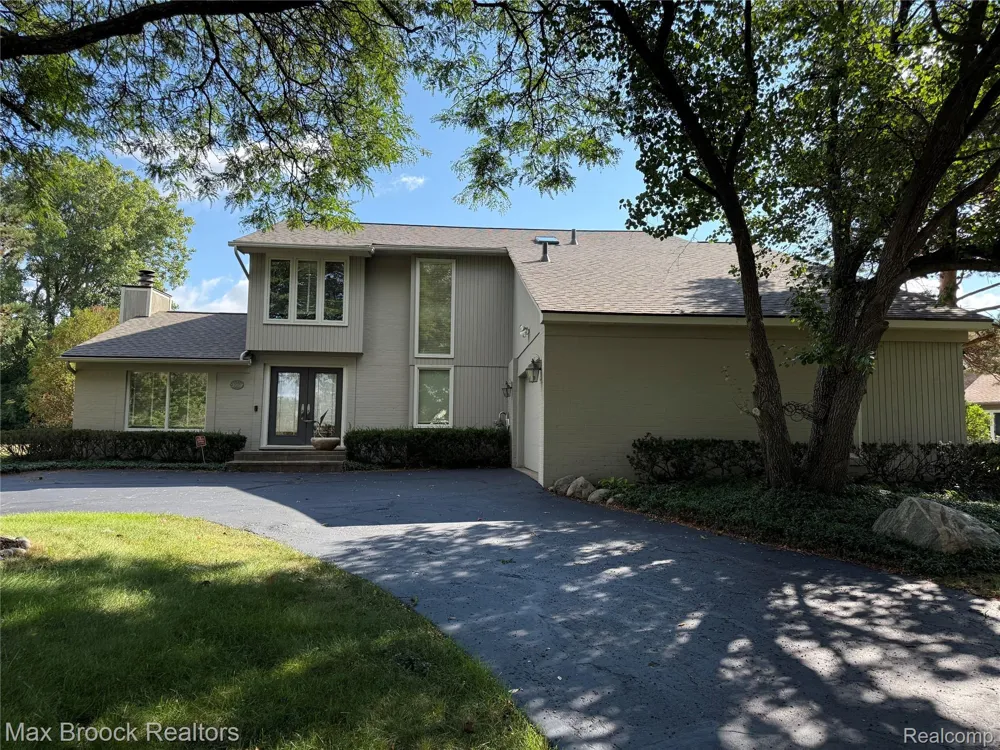 3958 Winterset Court West Bloomfield Charter Township, MI 48323