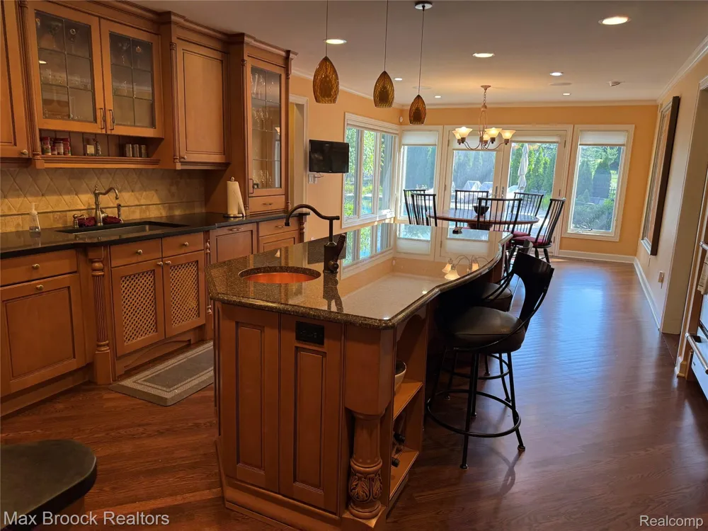 3958 Winterset Court West Bloomfield Charter Township, MI 48323