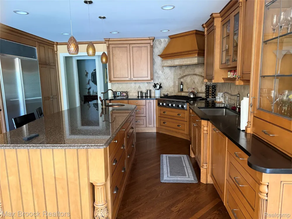 3958 Winterset Court West Bloomfield Charter Township, MI 48323