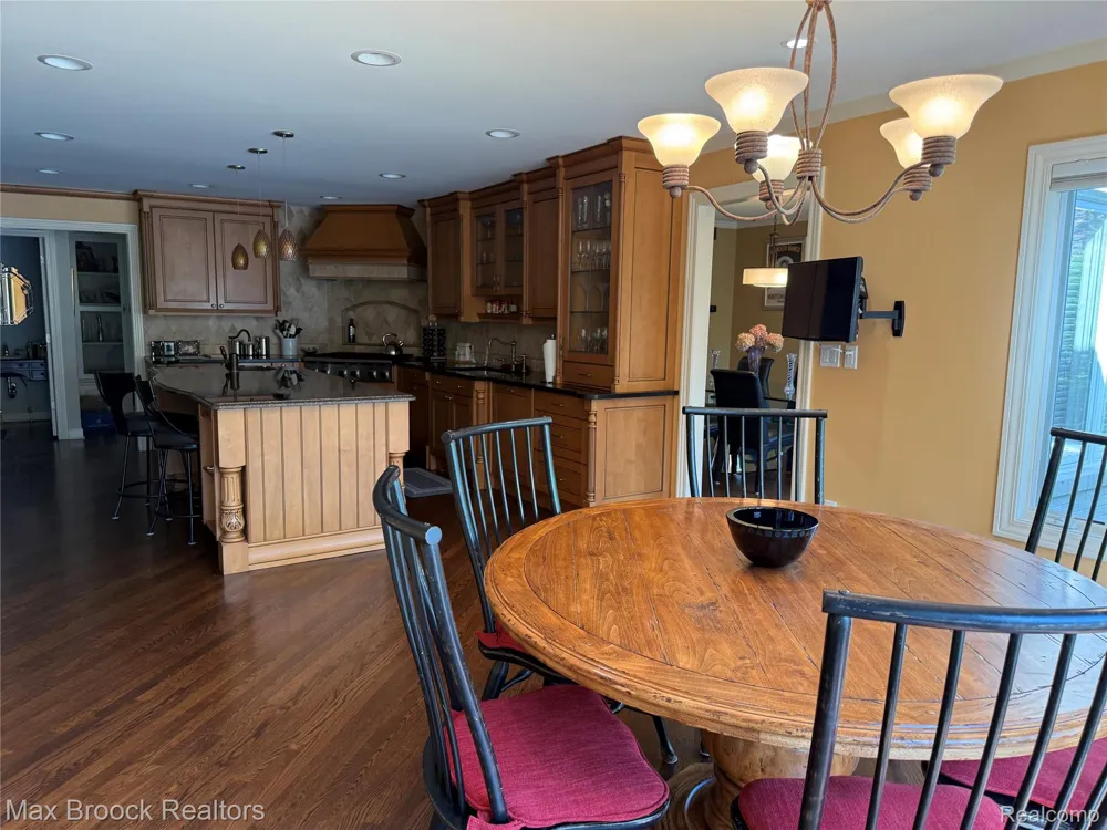 3958 Winterset Court West Bloomfield Charter Township, MI 48323