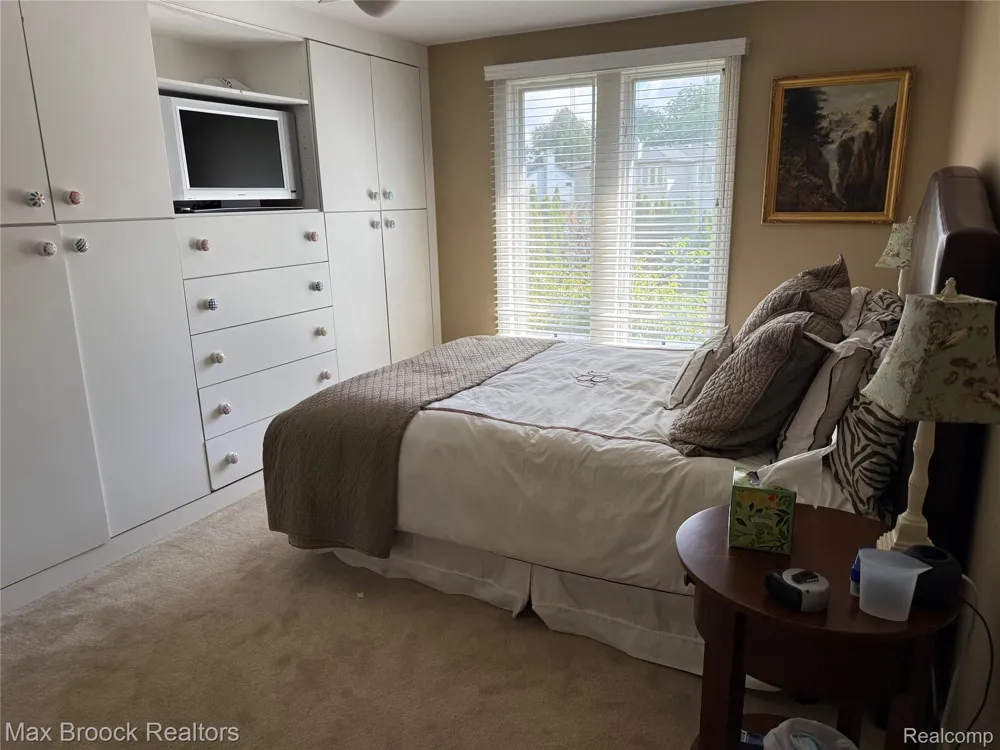 3958 Winterset Court West Bloomfield Charter Township, MI 48323