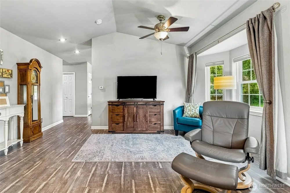 727 SE Magnoni Drive College Place, WA 99324