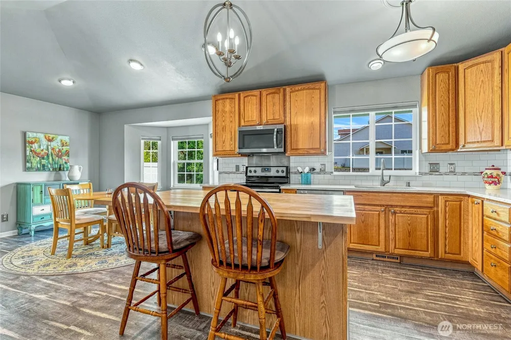 727 SE Magnoni Drive College Place, WA 99324