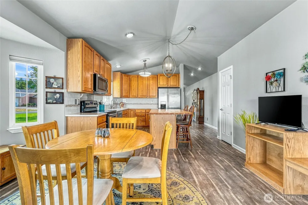 727 SE Magnoni Drive College Place, WA 99324