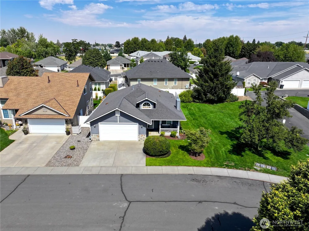 727 SE Magnoni Drive College Place, WA 99324