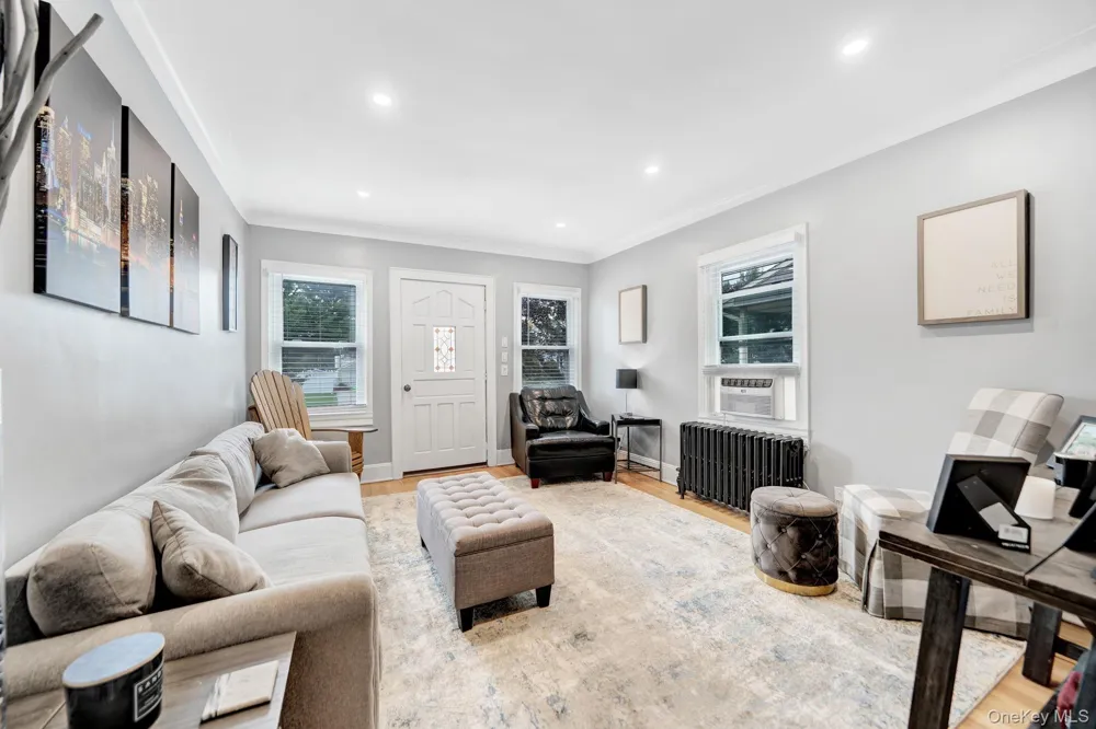 19 Westmoreland Road Merrick, NY 11566
