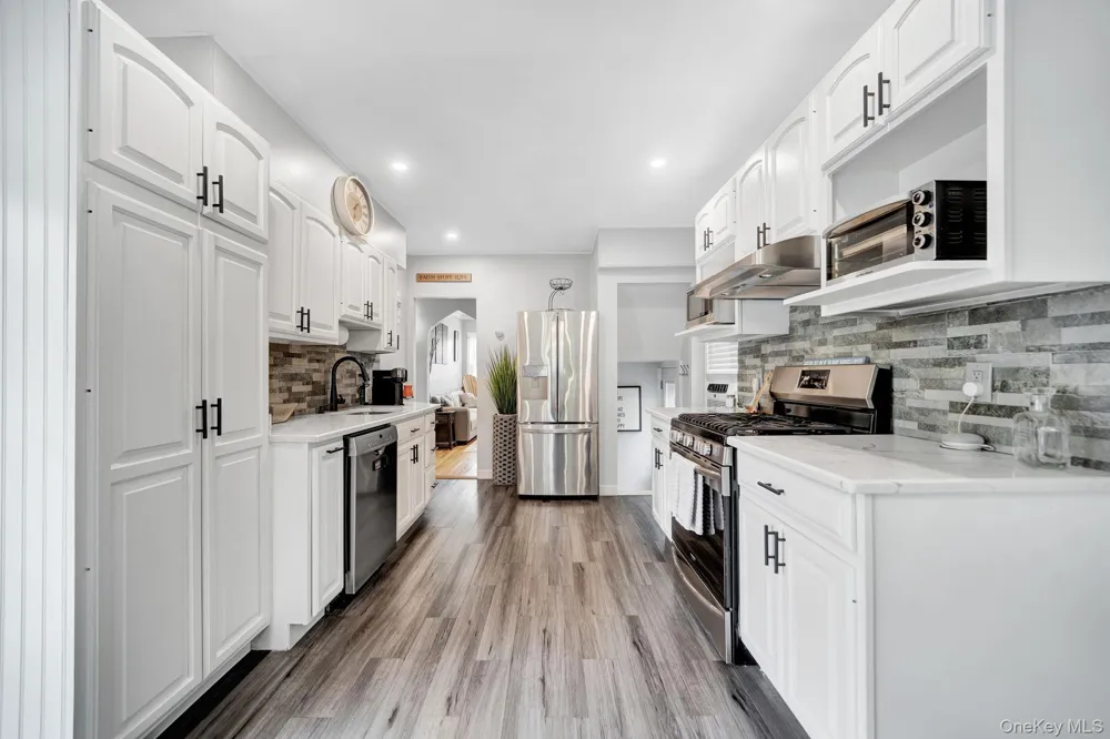 19 Westmoreland Road Merrick, NY 11566