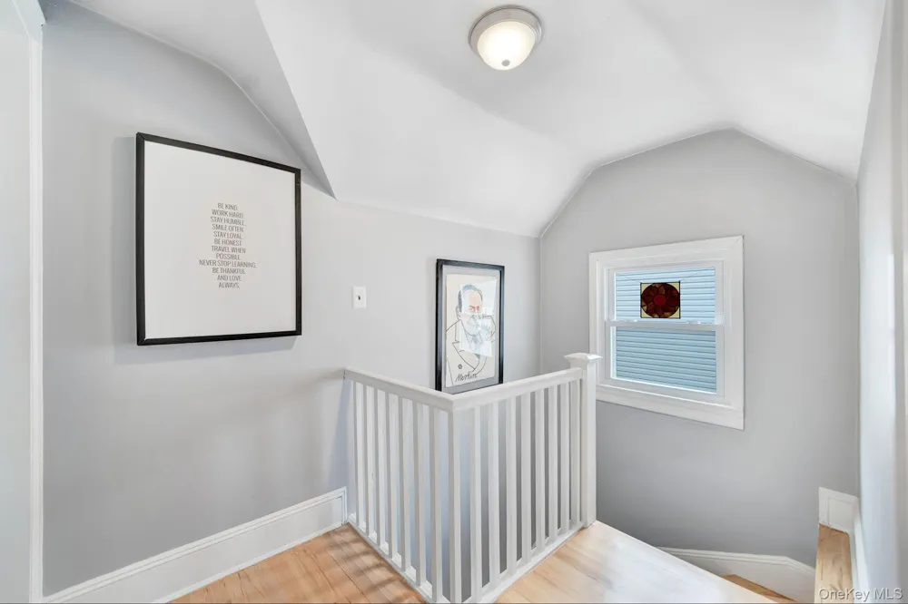 19 Westmoreland Road Merrick, NY 11566