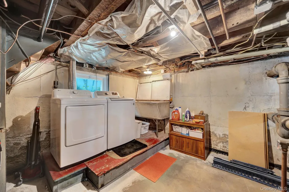 19 Westmoreland Road Merrick, NY 11566