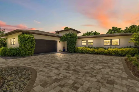2410 SIESTA DRIVE