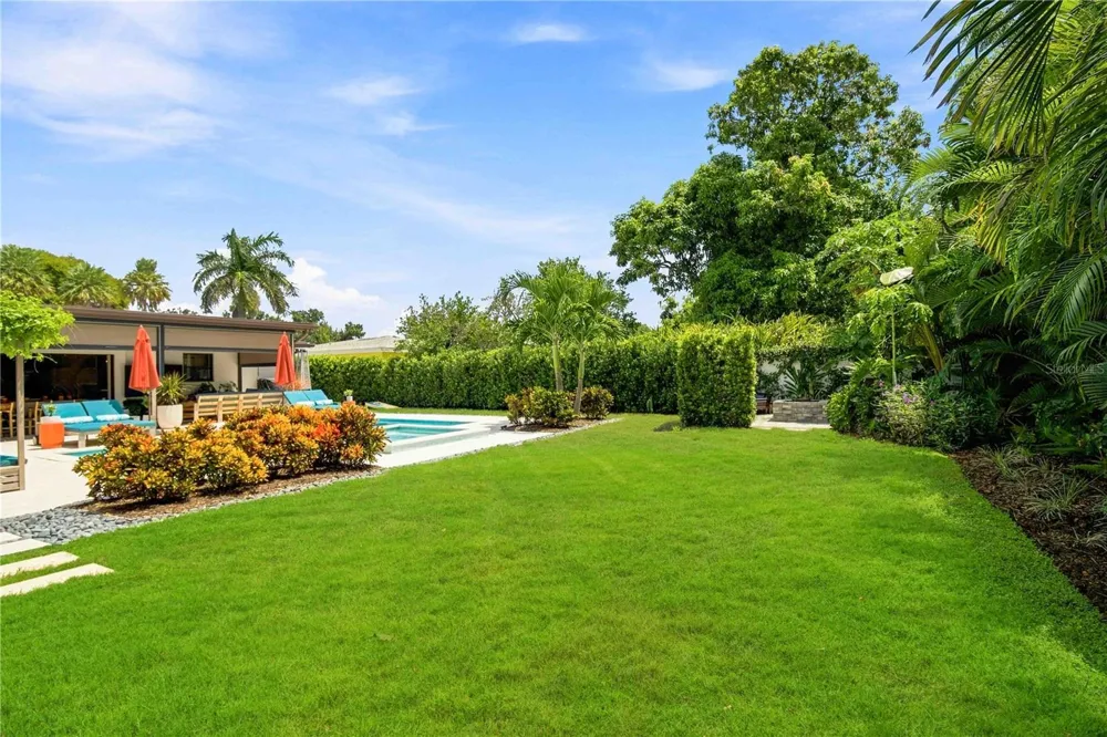 2410 SIESTA DRIVE Sarasota, FL 34239