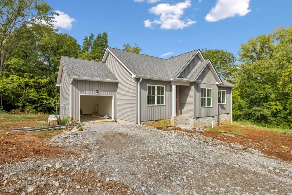 200 Wallace St Cumberland City, TN 37050