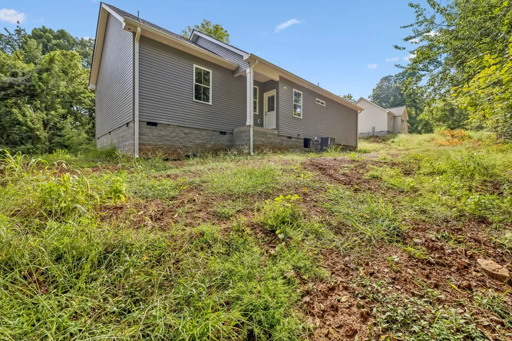 200 Wallace St Cumberland City, TN 37050
