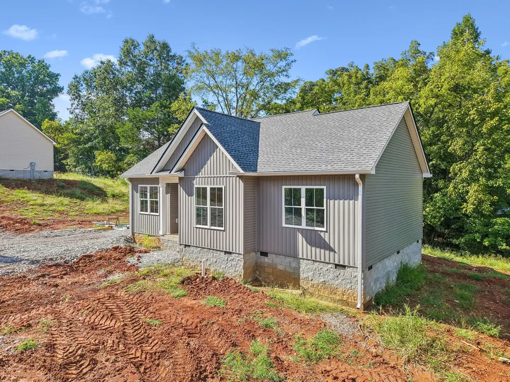 200 Wallace St Cumberland City, TN 37050
