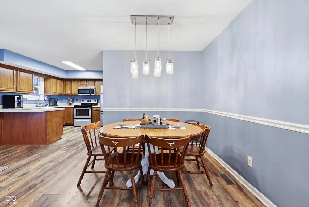 1018 Kingsway Drive Avon, IN 46123