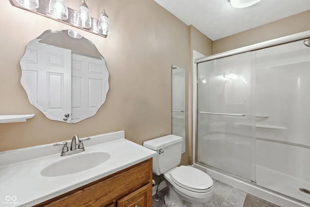 1018 Kingsway Drive Avon, IN 46123