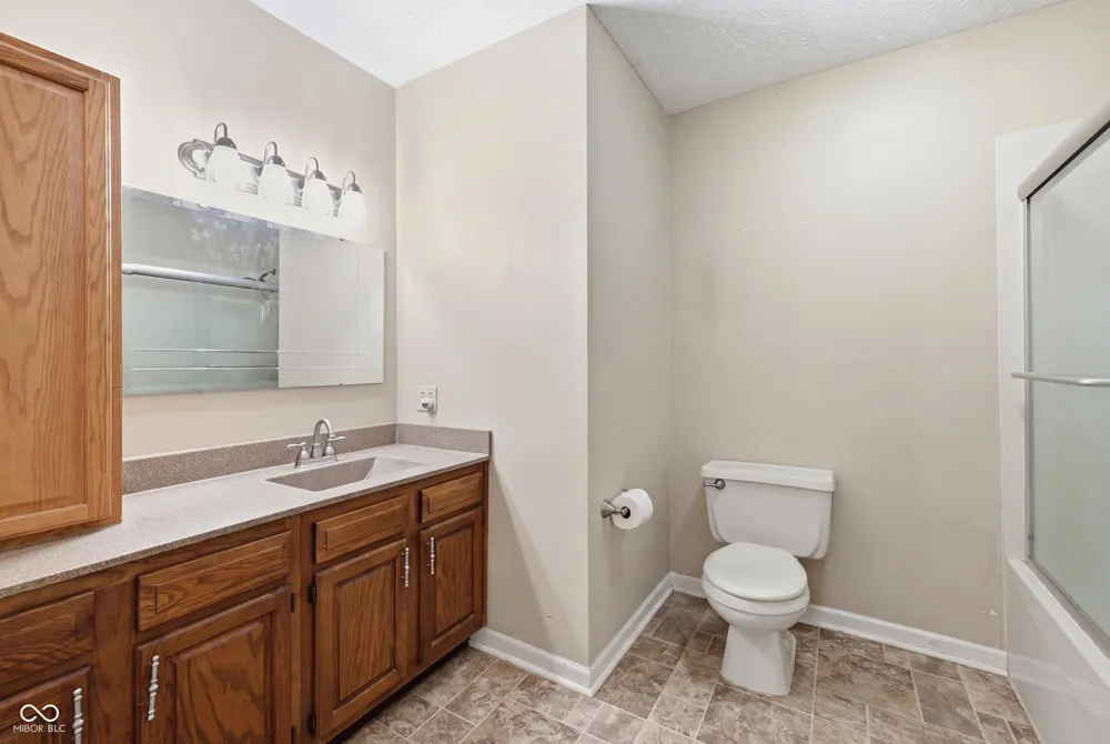 1018 Kingsway Drive Avon, IN 46123