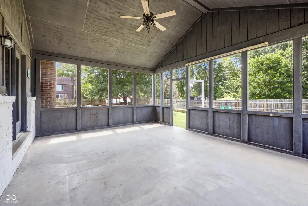 1018 Kingsway Drive Avon, IN 46123