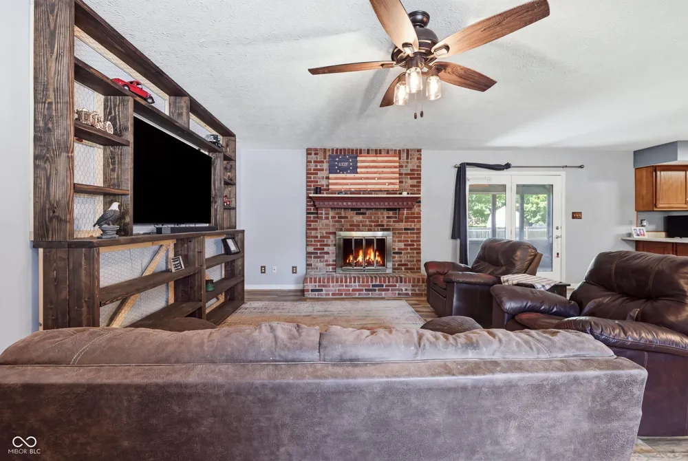 1018 Kingsway Drive Avon, IN 46123