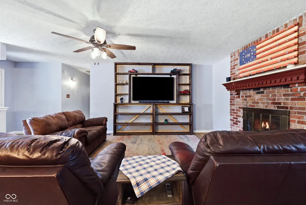 1018 Kingsway Drive Avon, IN 46123