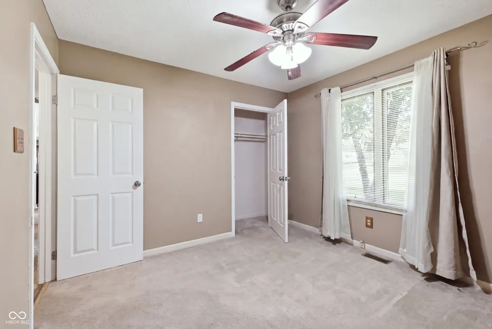 1018 Kingsway Drive Avon, IN 46123