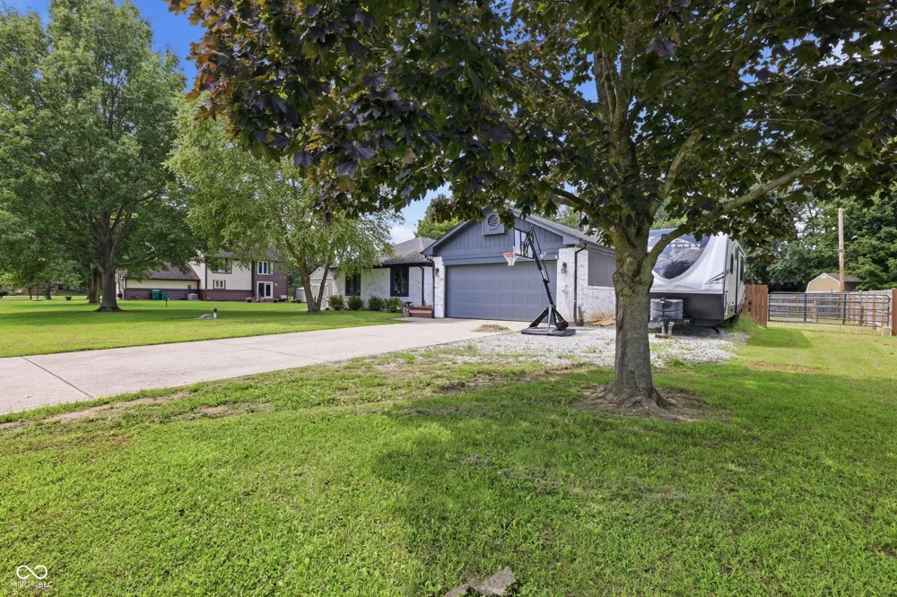 1018 Kingsway Drive Avon, IN 46123