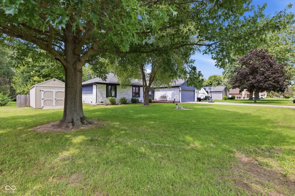 1018 Kingsway Drive Avon, IN 46123