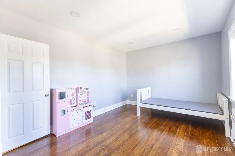 187 Main Street #2-F Woodbridge Proper, NJ 07095