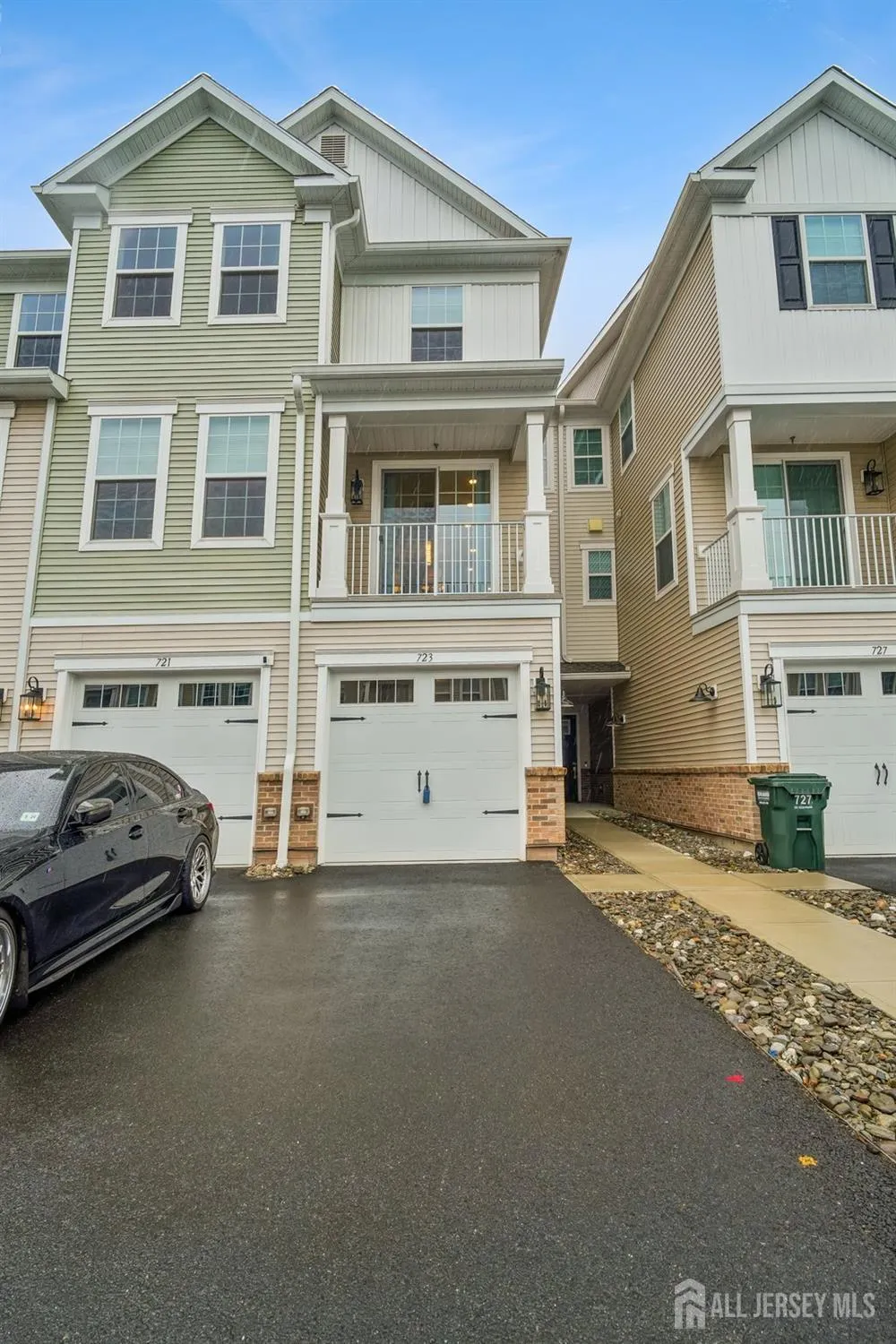 723 Station Road Dunellen, NJ 08812