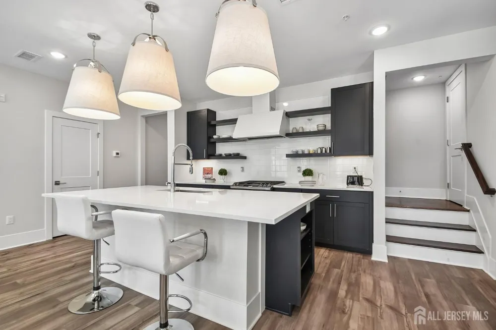 723 Station Road Dunellen, NJ 08812