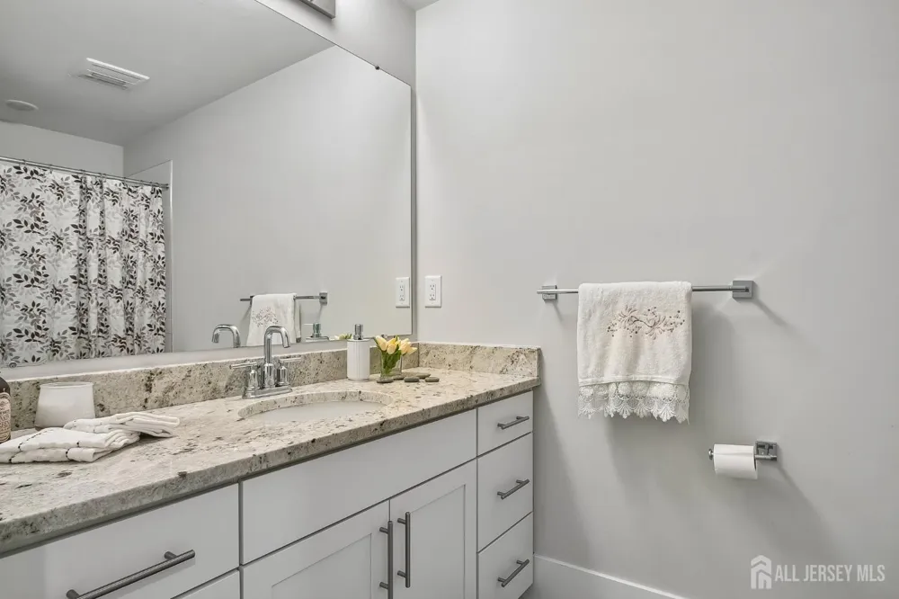 723 Station Road Dunellen, NJ 08812