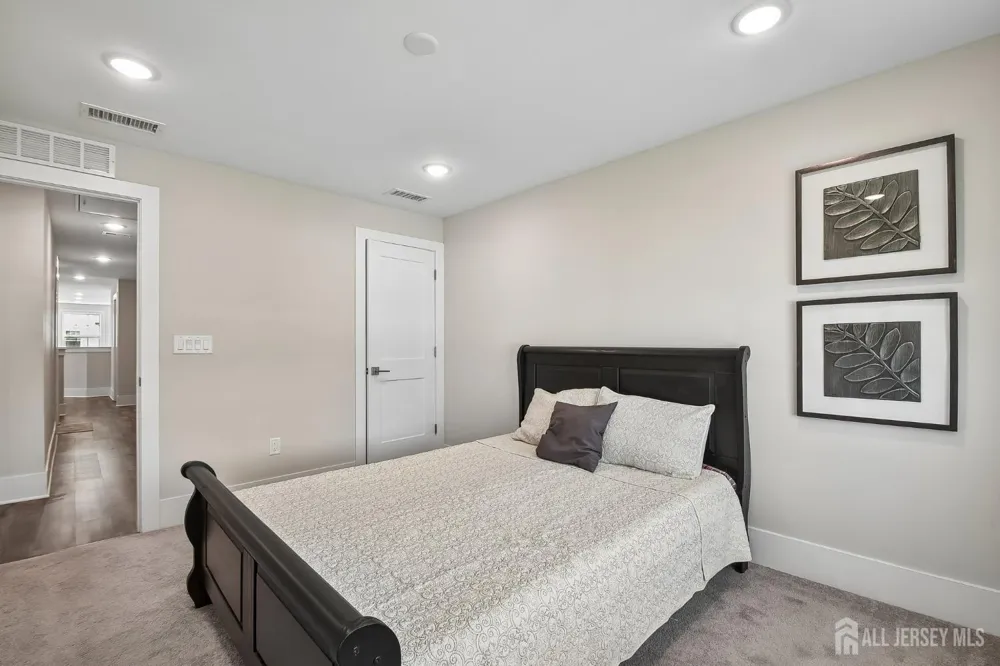 723 Station Road Dunellen, NJ 08812