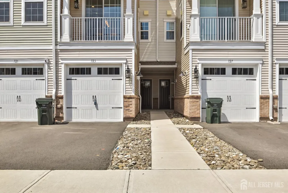 723 Station Road Dunellen, NJ 08812