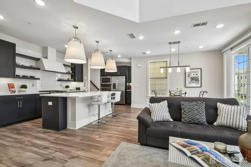 723 Station Road Dunellen, NJ 08812